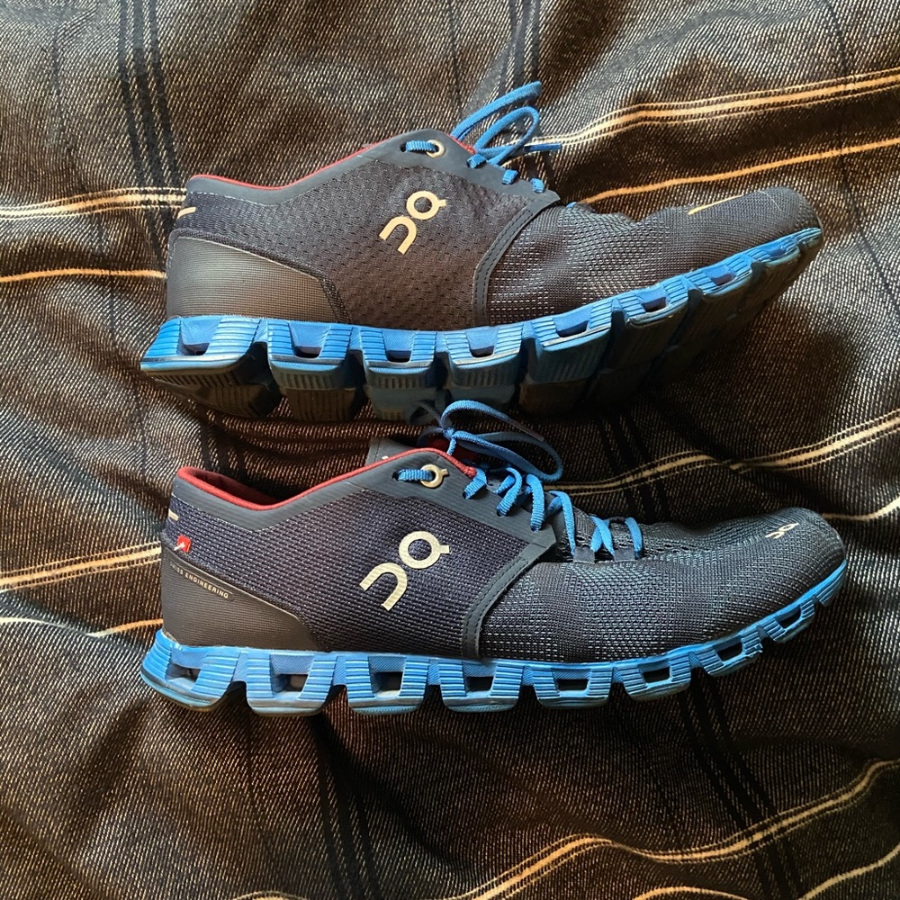 On Cloud X size 9.5 shoes